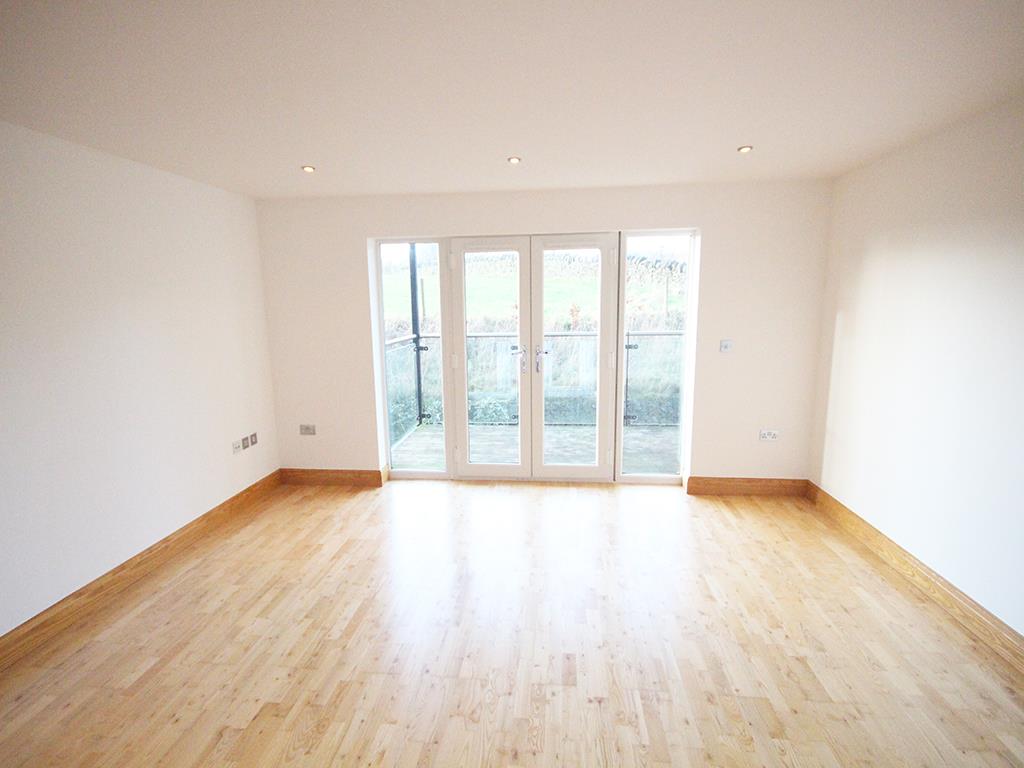 2 bedroom flat SSTC in Foulridge, Colne - IMG_0902.jpg